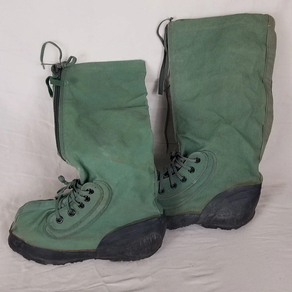 US Military N-1B Mukluk Boots Mens Medium Green Good Extreme Cold Weather 1988